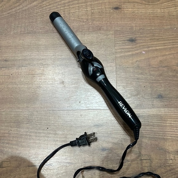 Curling iron - Picture 1 of 3